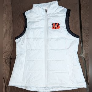 Ladies Cincinnati Bengals puffer vest